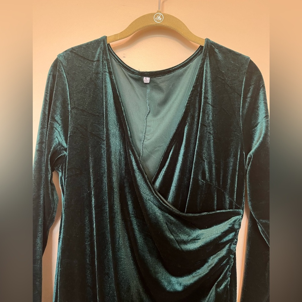 Green Velvet Dress - Picture 4 of 5